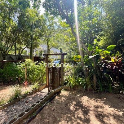 Casa com 80m², 3 quartos, 4 garagens, no bairro Campeche em Florianópolis