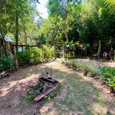 Casa com 80m², 3 quartos, 4 garagens, no bairro Campeche em Florianópolis