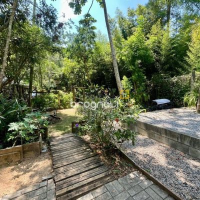 Casa com 80m², 3 quartos, 4 garagens, no bairro Campeche em Florianópolis