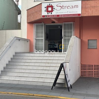 Loja com 39m², no bairro Barreiros em São José