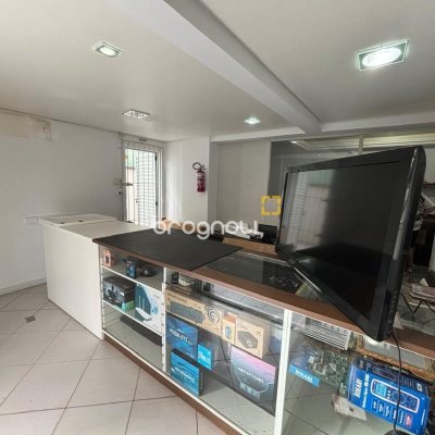 Loja com 39m², no bairro Barreiros em São José