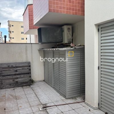 Loja com 39m², no bairro Barreiros em São José