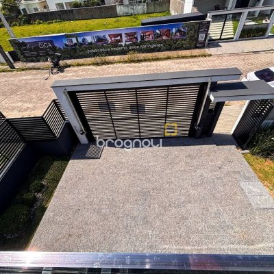 Casa com 233m², 4 quartos (sendo 3 suítes), 2 garagens, no bairro Ingleses em Florianópolis