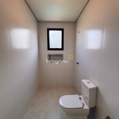Casa com 233m², 4 quartos (sendo 3 suítes), 2 garagens, no bairro Ingleses em Florianópolis