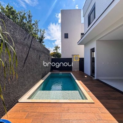 Casa com 233m², 4 quartos (sendo 3 suítes), 2 garagens, no bairro Ingleses em Florianópolis