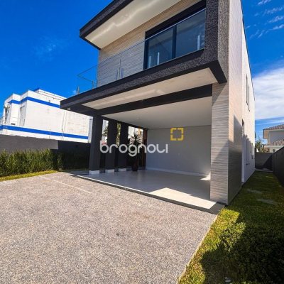 Casa com 233m², 4 quartos (sendo 3 suítes), 2 garagens, no bairro Ingleses em Florianópolis