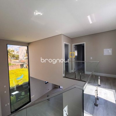 Casa com 233m², 4 quartos (sendo 3 suítes), 2 garagens, no bairro Ingleses em Florianópolis