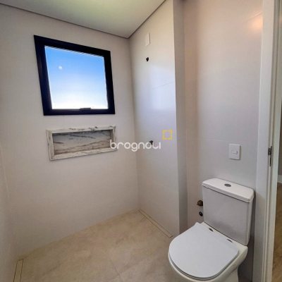 Casa com 233m², 4 quartos (sendo 3 suítes), 2 garagens, no bairro Ingleses em Florianópolis