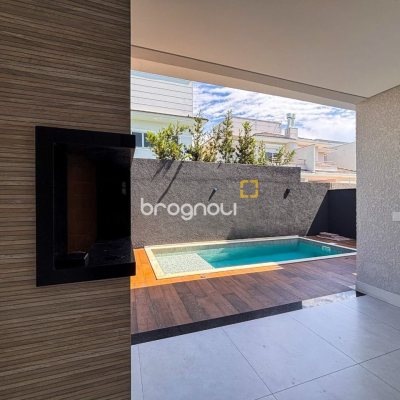 Casa com 233m², 4 quartos (sendo 3 suítes), 2 garagens, no bairro Ingleses em Florianópolis