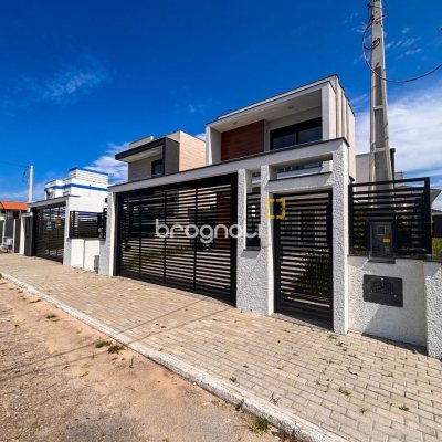 Casa com 215m², 4 quartos (sendo 3 suítes), 2 garagens, no bairro Ingleses em Florianópolis