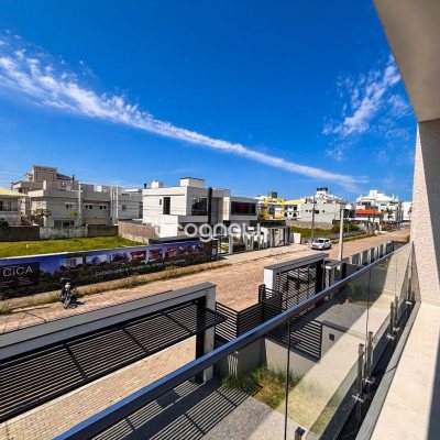 Casa com 215m², 4 quartos (sendo 3 suítes), 2 garagens, no bairro Ingleses em Florianópolis