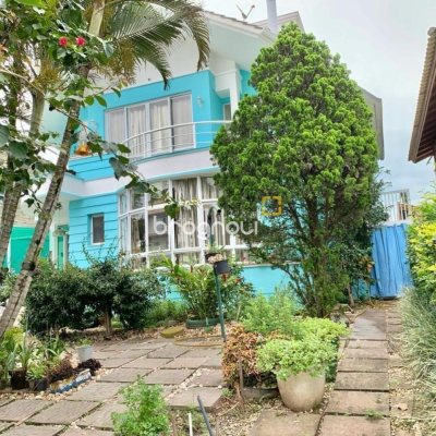 Casa com 269m², 3 quartos (sendo 2 suítes), 6 garagens, no bairro Jurerê em Florianópolis