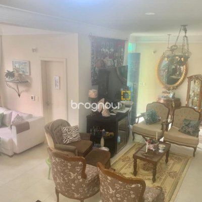 Casa com 269m², 3 quartos (sendo 2 suítes), 6 garagens, no bairro Jurerê em Florianópolis