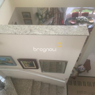 Casa com 269m², 3 quartos (sendo 2 suítes), 6 garagens, no bairro Jurerê em Florianópolis