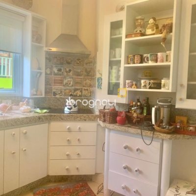 Casa com 269m², 3 quartos (sendo 2 suítes), 6 garagens, no bairro Jurerê em Florianópolis