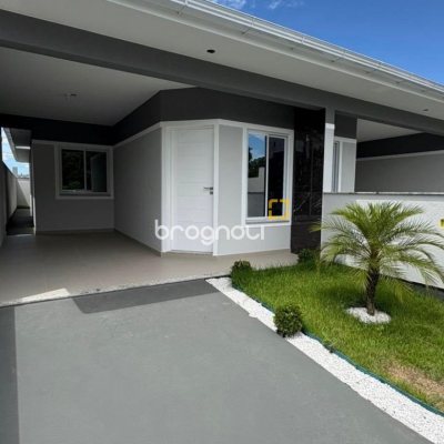Casa com 79m², 3 quartos (sendo 1 suíte), 1 garagem, no bairro Sertão do Maruim em São José