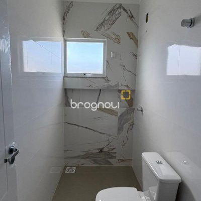 Casa com 79m², 3 quartos (sendo 1 suíte), 1 garagem, no bairro Sertão do Maruim em São José