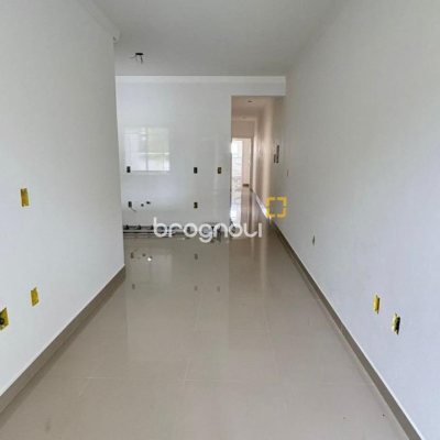 Casa com 79m², 3 quartos (sendo 1 suíte), 1 garagem, no bairro Sertão do Maruim em São José