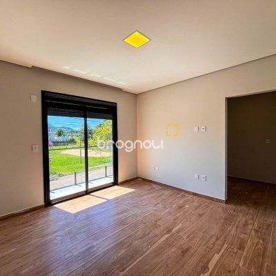 Casa com 157m², 3 quartos (sendo 1 suíte), 1 garagem, no bairro Rio Vermelho em Florianópolis