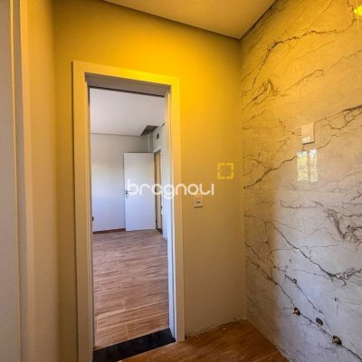 Casa com 177m², 3 quartos (sendo 3 suítes), 2 garagens, no bairro Rio Vermelho em Florianópolis
