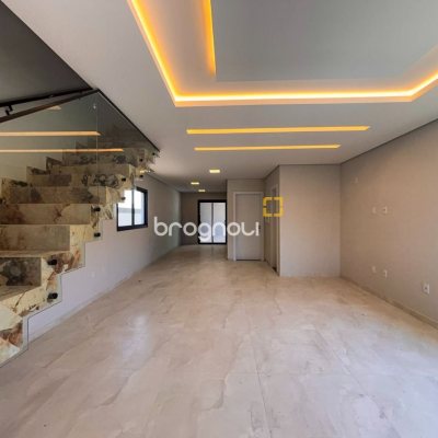 Casa com 177m², 3 quartos (sendo 3 suítes), 2 garagens, no bairro Rio Vermelho em Florianópolis