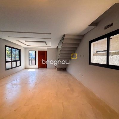 Casa com 177m², 3 quartos (sendo 3 suítes), 2 garagens, no bairro Rio Vermelho em Florianópolis