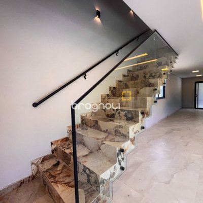 Casa com 177m², 3 quartos (sendo 3 suítes), 2 garagens, no bairro Rio Vermelho em Florianópolis