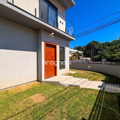 Casa com 177m², 3 quartos (sendo 3 suítes), 2 garagens, no bairro Rio Vermelho em Florianópolis