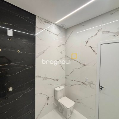 Casa com 120m², 2 quartos (sendo 2 suítes), 2 garagens, no bairro Rio Vermelho em Florianópolis