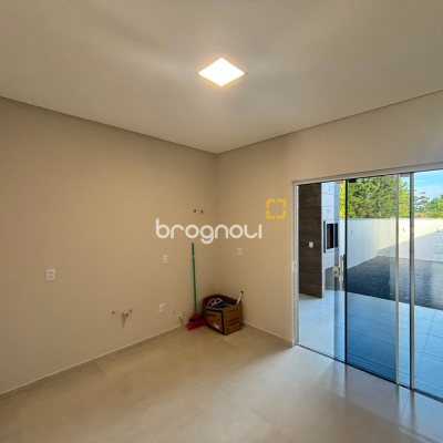 Casa com 120m², 2 quartos (sendo 2 suítes), 2 garagens, no bairro Rio Vermelho em Florianópolis