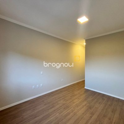 Casa com 120m², 2 quartos (sendo 2 suítes), 2 garagens, no bairro Rio Vermelho em Florianópolis