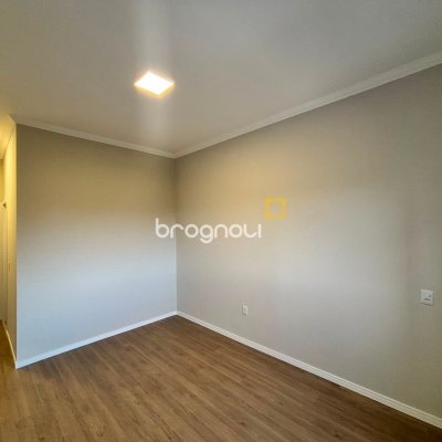 Casa com 120m², 2 quartos (sendo 2 suítes), 2 garagens, no bairro Rio Vermelho em Florianópolis