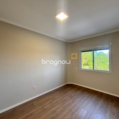 Casa com 120m², 2 quartos (sendo 2 suítes), 2 garagens, no bairro Rio Vermelho em Florianópolis