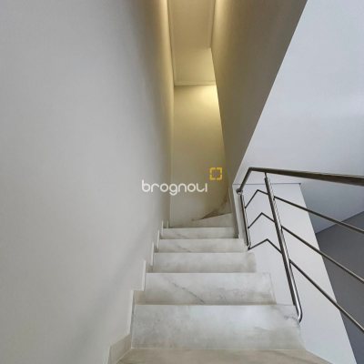 Casa com 120m², 2 quartos (sendo 2 suítes), 2 garagens, no bairro Rio Vermelho em Florianópolis