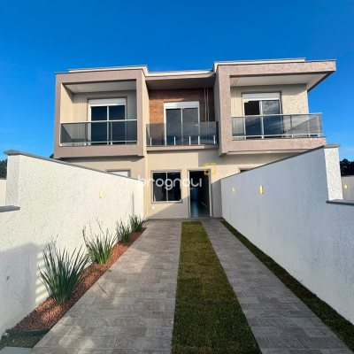 Casa com 120m², 2 quartos (sendo 2 suítes), 2 garagens, no bairro Rio Vermelho em Florianópolis