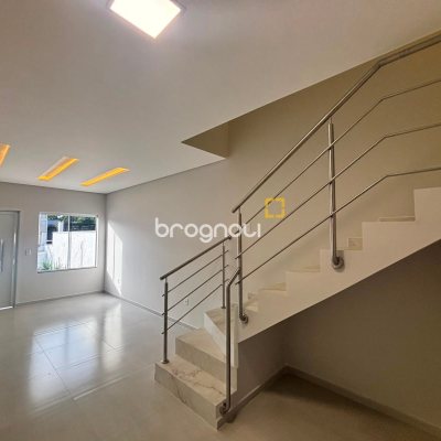 Casa com 120m², 2 quartos (sendo 2 suítes), 2 garagens, no bairro Rio Vermelho em Florianópolis