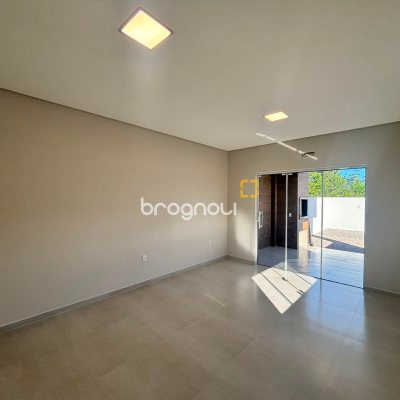 Casa com 154m², 3 quartos (sendo 1 suíte), 2 garagens, no bairro Rio Vermelho em Florianópolis