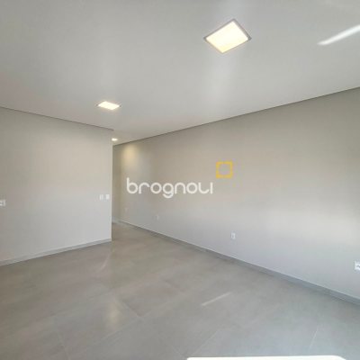 Casa com 154m², 3 quartos (sendo 1 suíte), 2 garagens, no bairro Rio Vermelho em Florianópolis