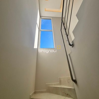 Casa com 154m², 3 quartos (sendo 1 suíte), 2 garagens, no bairro Rio Vermelho em Florianópolis