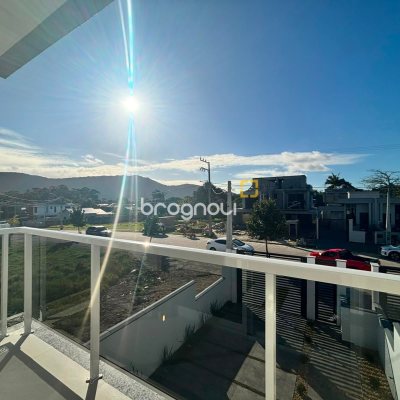 Casa com 154m², 3 quartos (sendo 1 suíte), 2 garagens, no bairro Rio Vermelho em Florianópolis