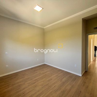 Casa com 154m², 3 quartos (sendo 1 suíte), 2 garagens, no bairro Rio Vermelho em Florianópolis