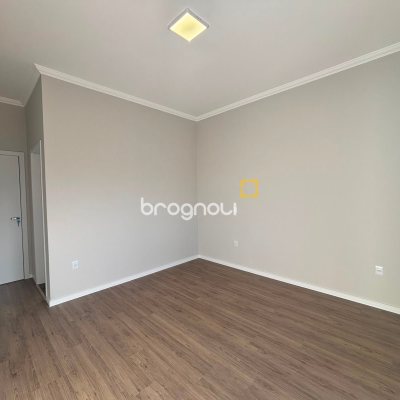 Casa com 154m², 3 quartos (sendo 1 suíte), 2 garagens, no bairro Rio Vermelho em Florianópolis