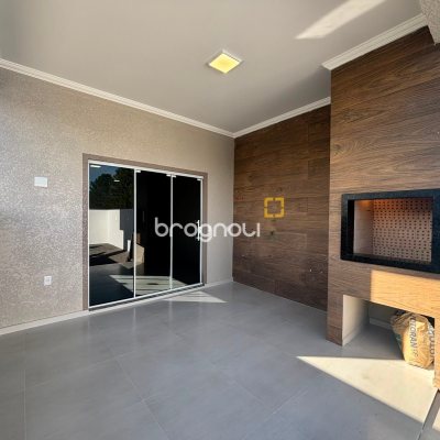 Casa com 154m², 3 quartos (sendo 1 suíte), 2 garagens, no bairro Rio Vermelho em Florianópolis