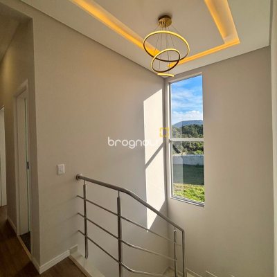 Casa com 154m², 3 quartos (sendo 1 suíte), 2 garagens, no bairro Rio Vermelho em Florianópolis