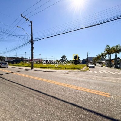 Terreno com 3200m², no bairro Rio Vermelho em Florianópolis