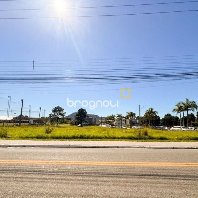 Terreno com 3200m², no bairro Rio Vermelho em Florianópolis