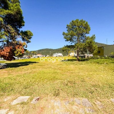 Terreno com 3200m², no bairro Rio Vermelho em Florianópolis