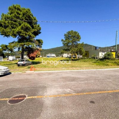 Terreno com 3200m², no bairro Rio Vermelho em Florianópolis