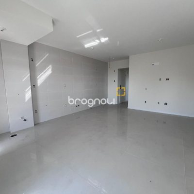 Apartamento com 78m², 2 quartos (sendo 1 suíte), 1 garagem, no bairro Barreiros em São José