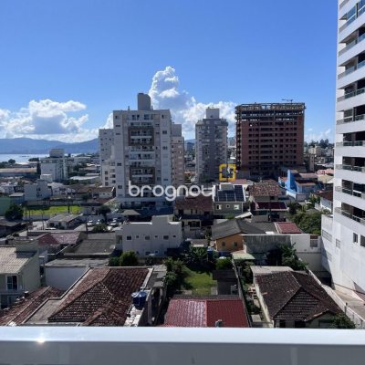Apartamento com 78m², 2 quartos (sendo 1 suíte), 1 garagem, no bairro Barreiros em São José